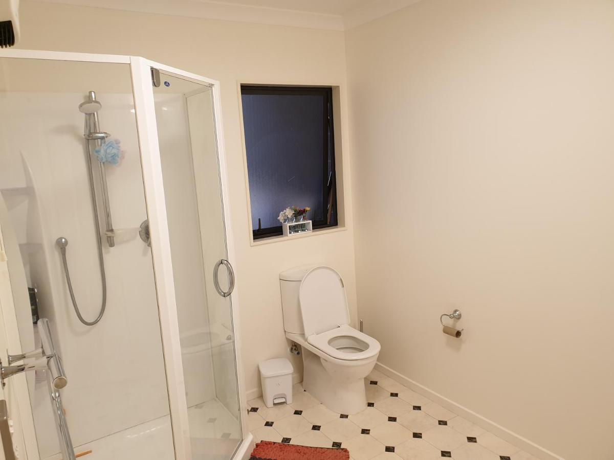 Stay In Valley Lower Hutt Εξωτερικό φωτογραφία