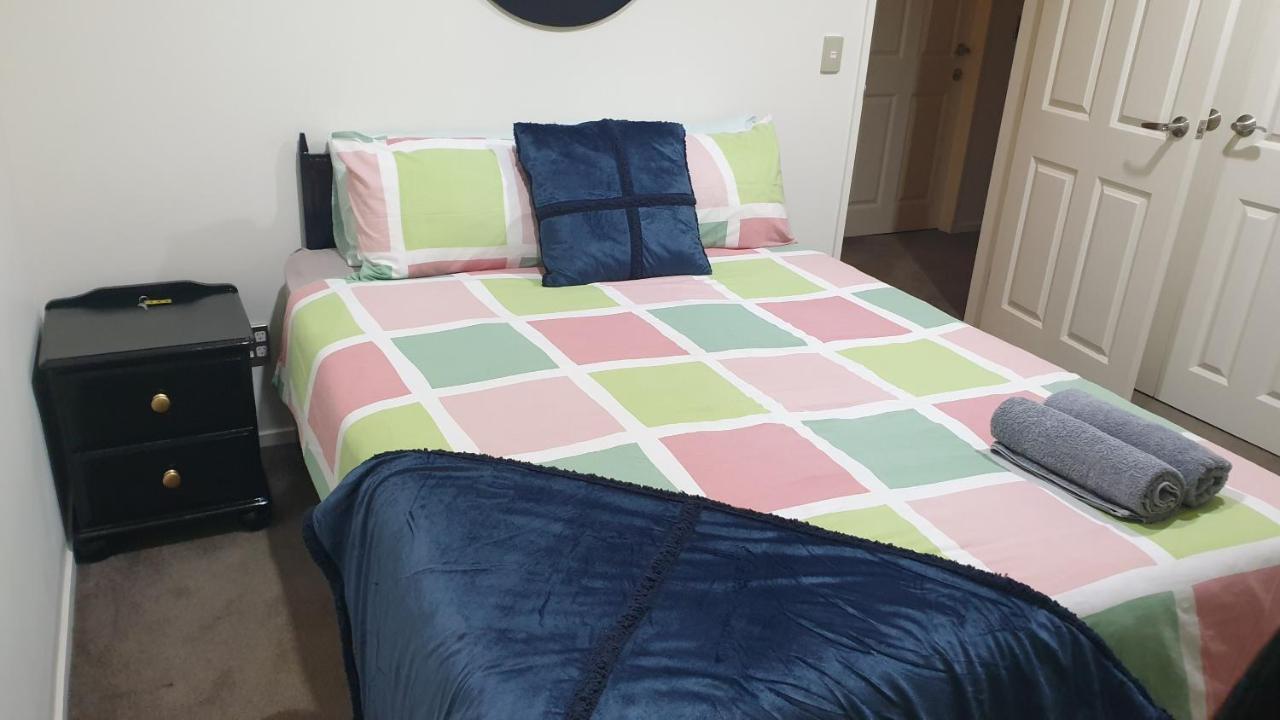 Stay In Valley Lower Hutt Εξωτερικό φωτογραφία